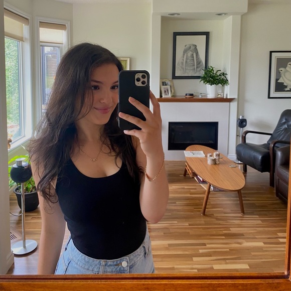 Meet your Posher, Sara - Picture 1 of 1